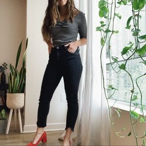 Comfortable Black Jeans with ankle cropped hem